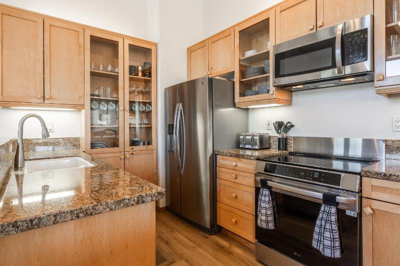 Snowcreek #793 Phase V - 3 Bedroom 3 Bath Sleeps 8 with Private 1 Car Garage - image 20