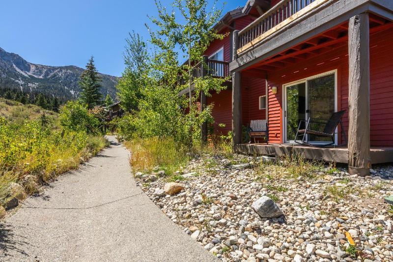 Snowcreek #793 Phase V - 3 Bedroom 3 Bath Sleeps 8 with Private 1 Car Garage - image 3