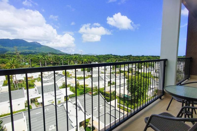 Spacious Overlooking Green One - image 15