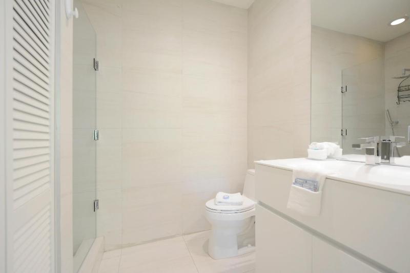 Art Deco Washingthon Apartment - image 30