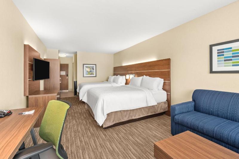 Suite with Two Queen Beds image 3