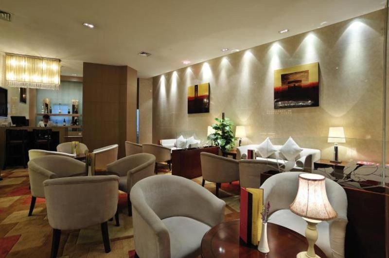 Roying Hotel - image 8