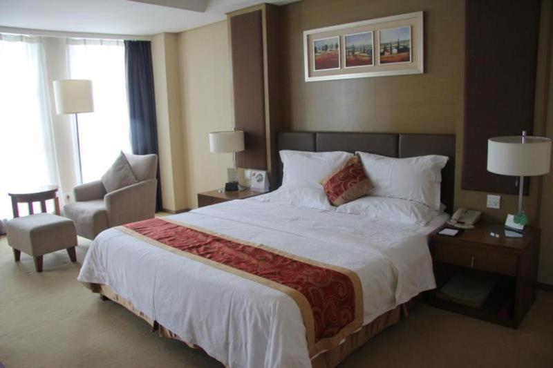 Roying Hotel - image 25
