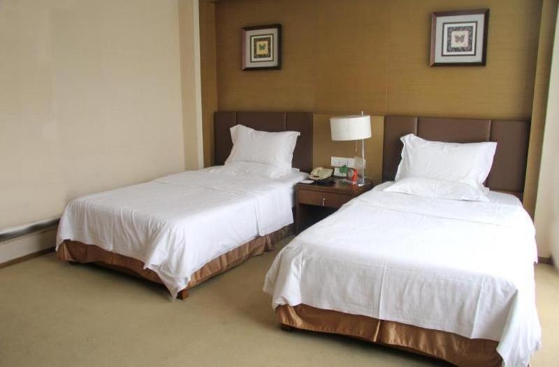 Roying Hotel - image 30