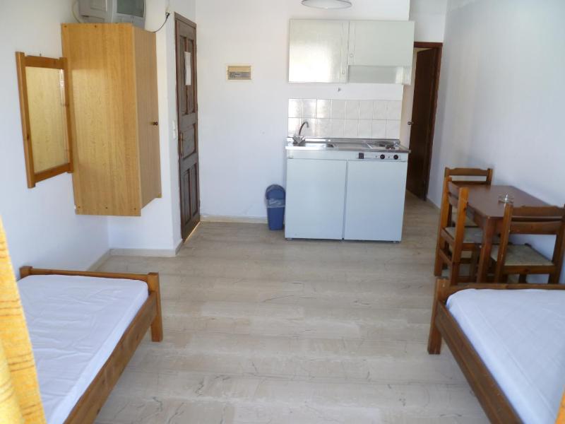One-Bedroom Apartment image 4