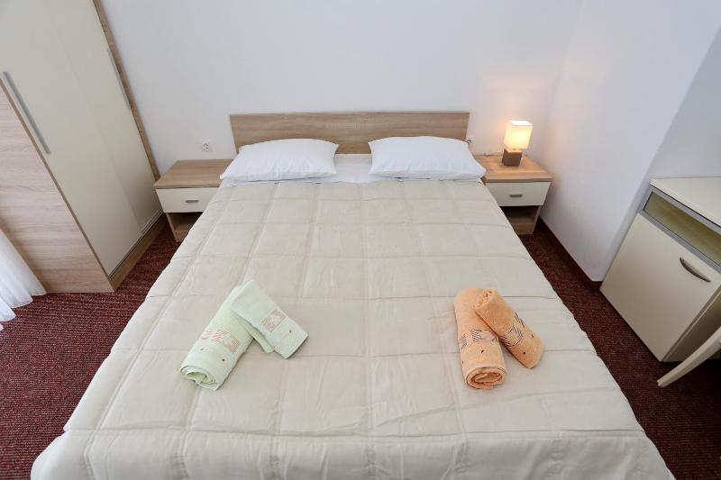 Double Room with Private Bathroom image 3