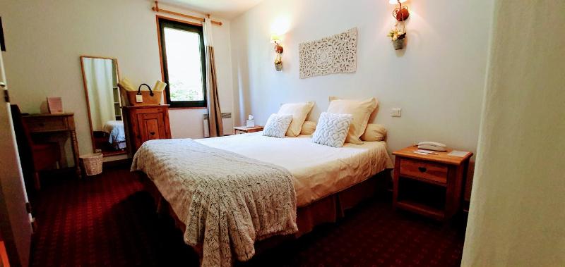 Double Room image 3