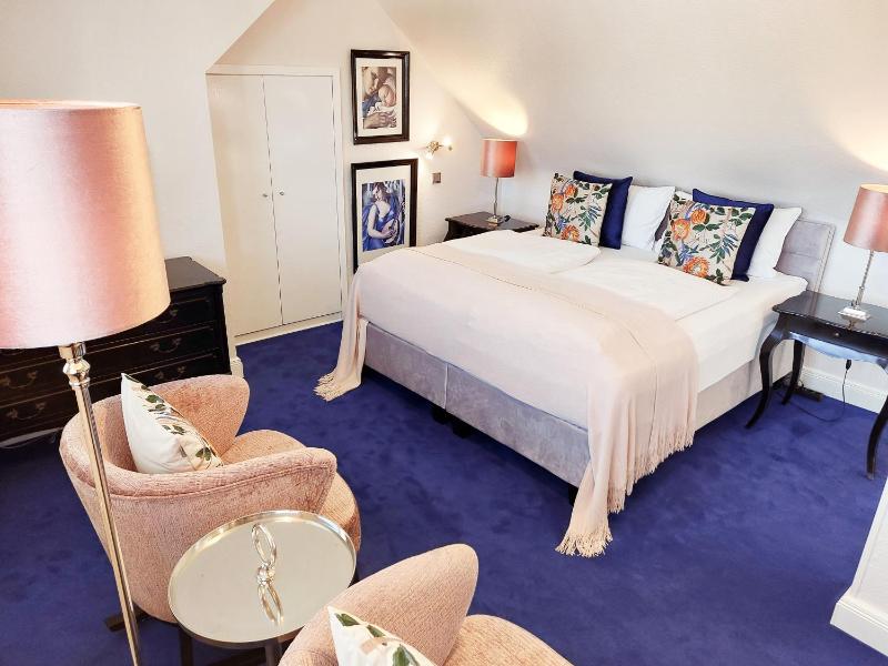 Superior Double Room image 1