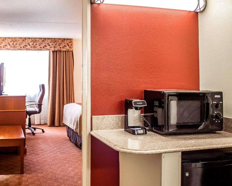 Double Room with Two Double Beds - Non-Smoking image 4