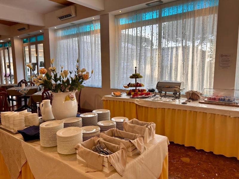 Hotel Palm Beach - image 25