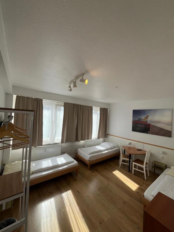 Triple Room image 3