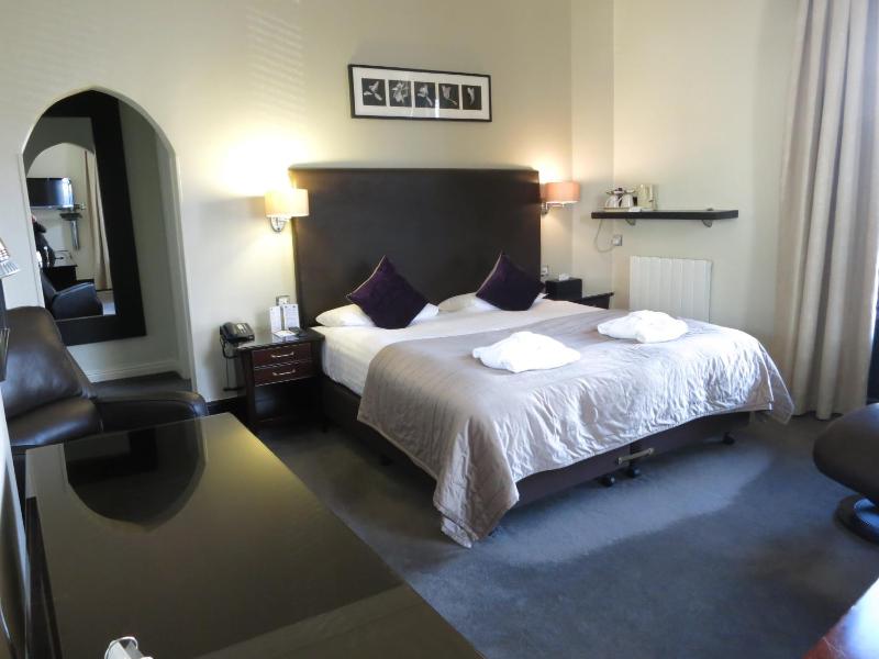 Executive Superior Room image 2