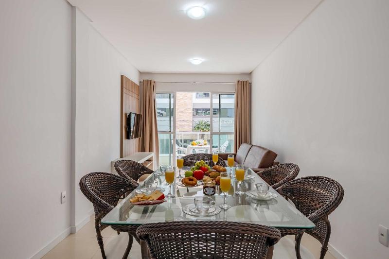 Apartamento Confortável 250m da Praia de Bombinhas - image 1