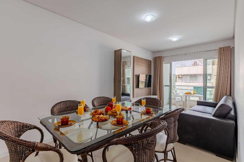 Excelente Apartamento a 290m da Praia de Bombinhas - image 1