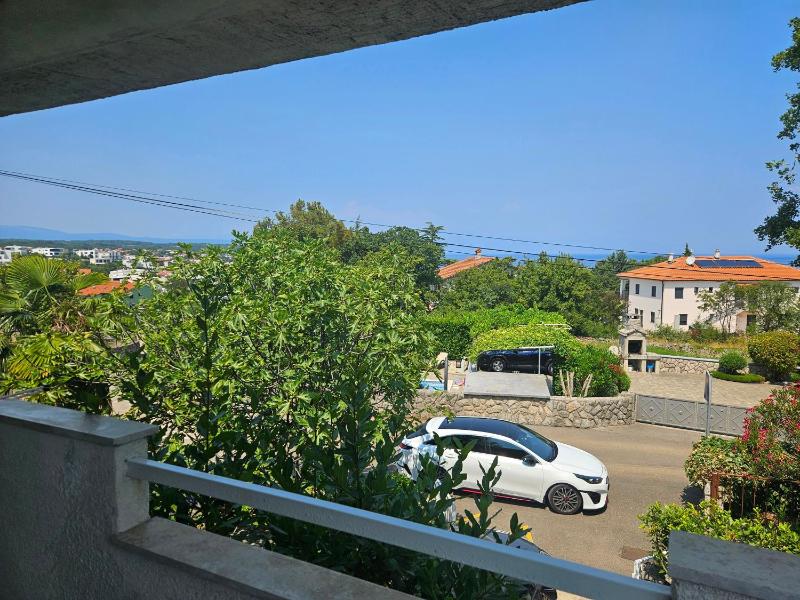 One-Bedroom Apartment image 2