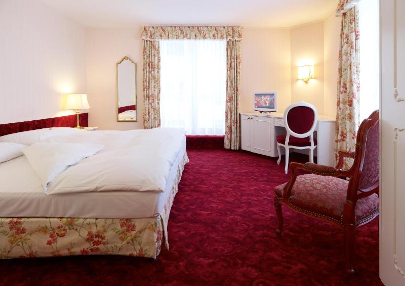 Double Room image 1