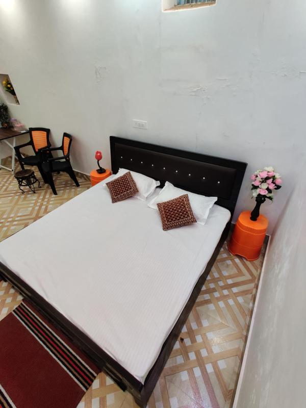 A ShivAngan Heritage Home Stay Near Ghat - image 8
