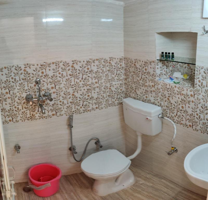 A ShivAngan Heritage Home Stay Near Ghat - image 3