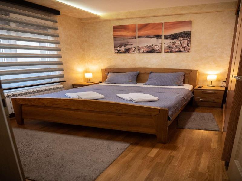 One-Bedroom Apartment image 3