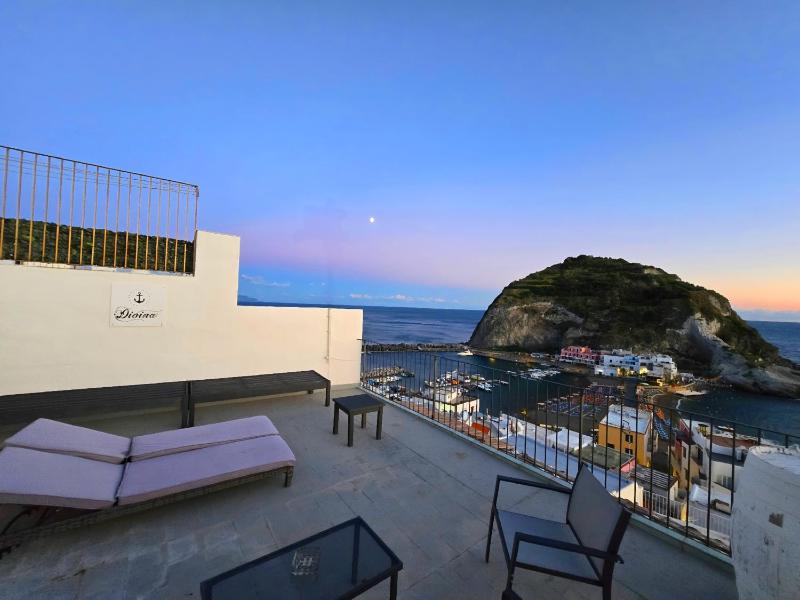 Divina Seaside Suite Ischia - image 14