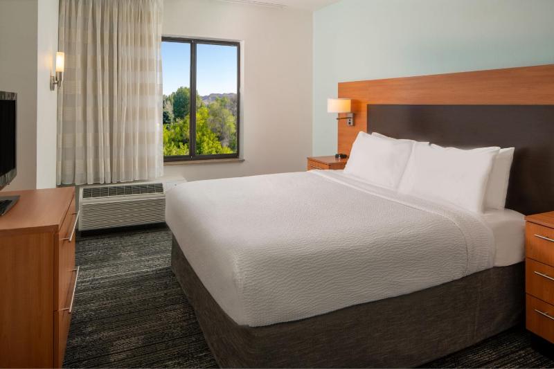 2 Bedroom Suite image 4