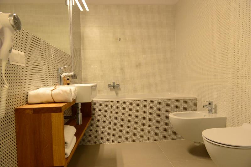 Superior Double Room with Sofa image 4