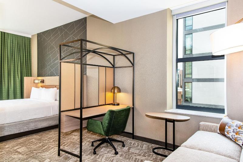 King Suite with Sofa Bed image 3