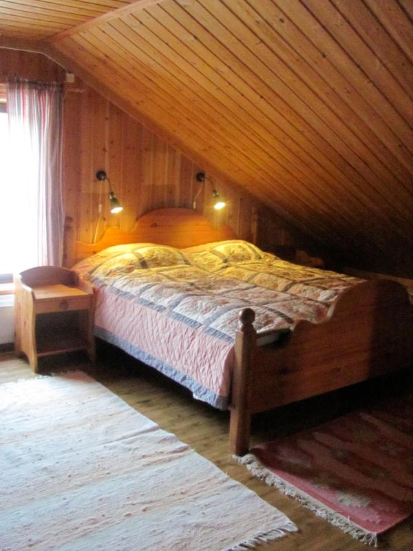 Three-Bedroom House image 2