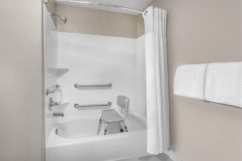 Two-Bedroom Suite image 3