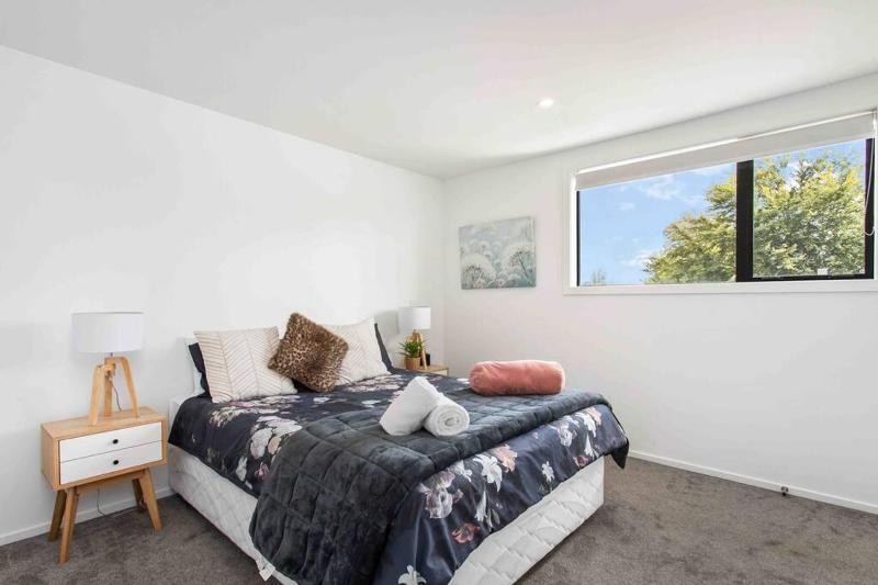 Exceptional Value For Money Sunny Warm 5 Mins CBD - image 14