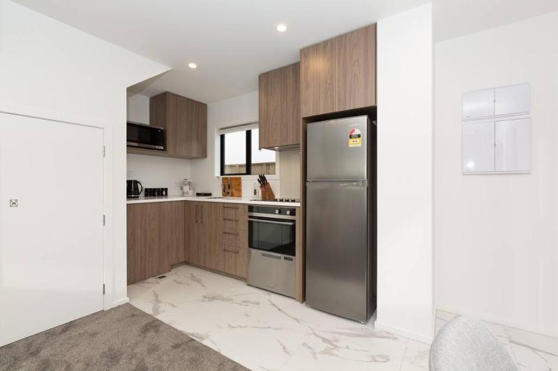 Exceptional Value For Money Sunny Warm 5 Mins CBD - image 20