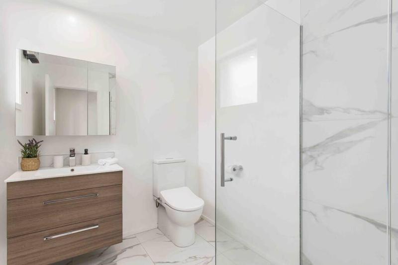 Exceptional Value For Money Sunny Warm 5 Mins CBD - image 19
