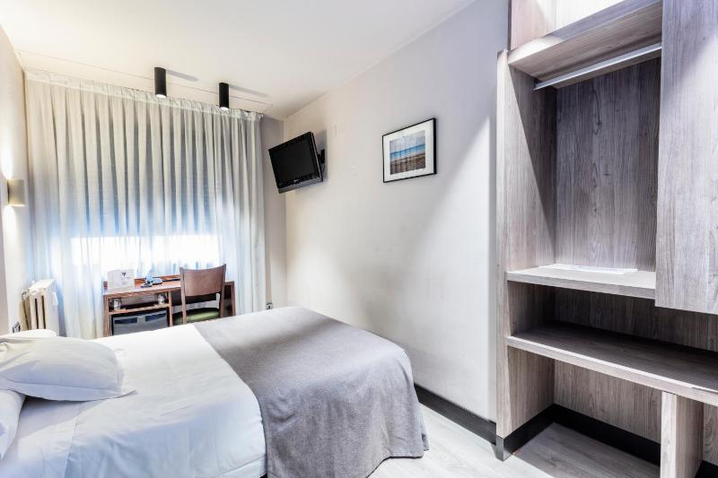 Single Room image 1