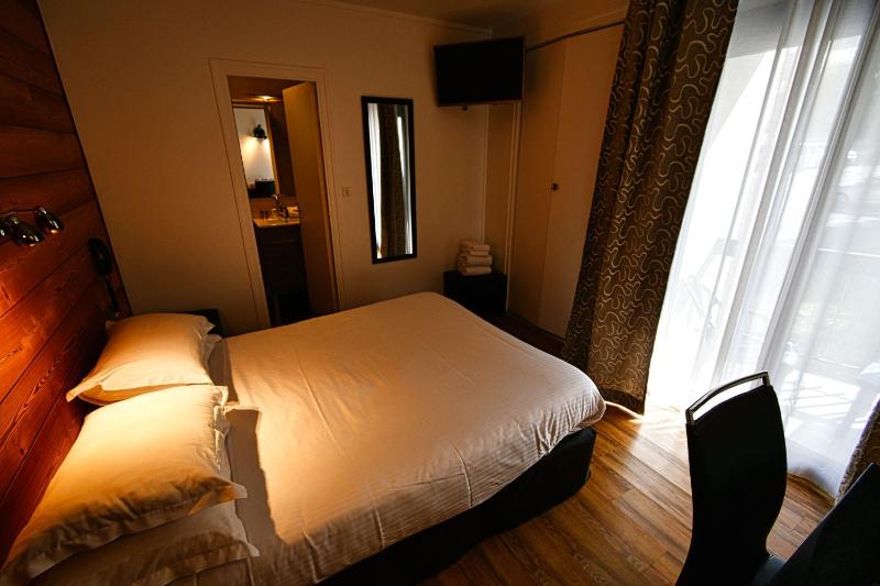 Double Room image 1