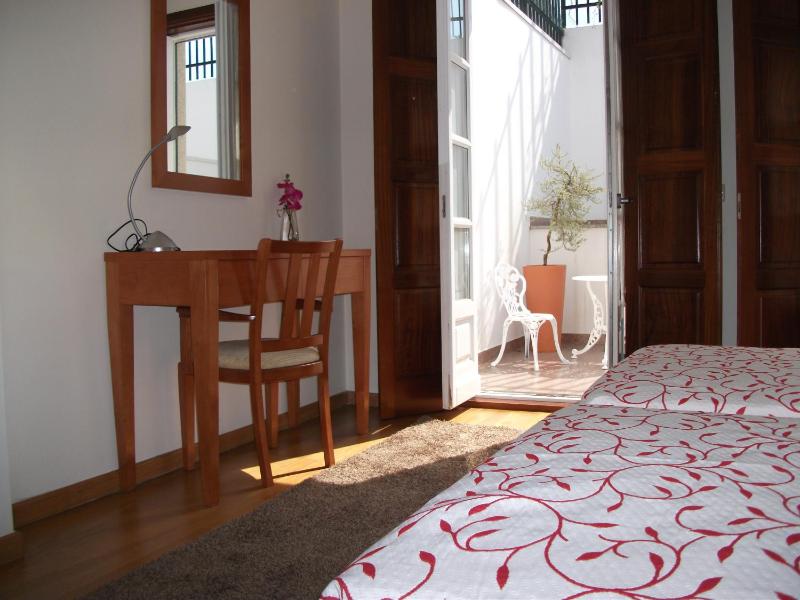 Twin Room with Terrace image 2