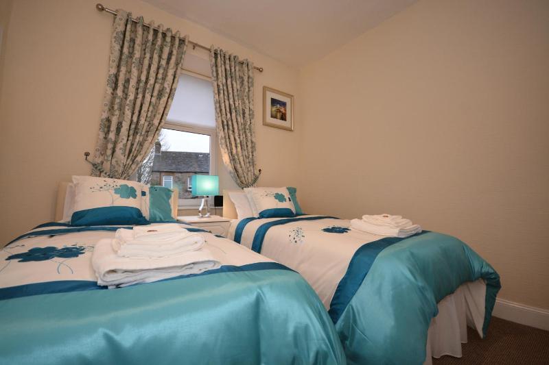 Luxury Two-Bedroom Apartment image 4