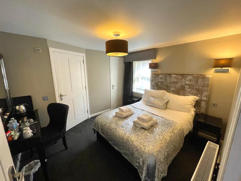 Deluxe Double Room image 3