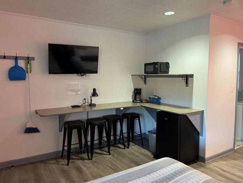 Double Room with Extra Bed image 2