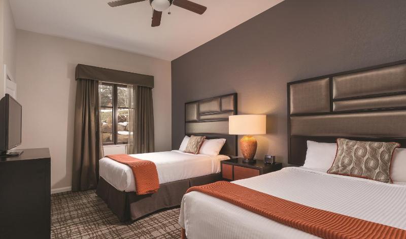 Two-Bedroom Suite image 3