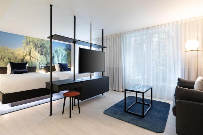 Deluxe, Suite, 2 Double, Sofa bed image 2