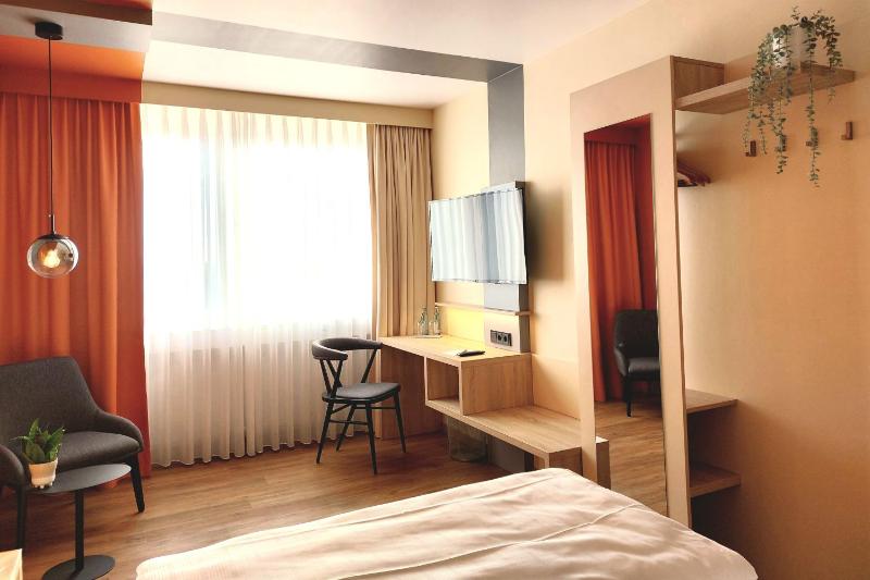 Deluxe Double Room image 4