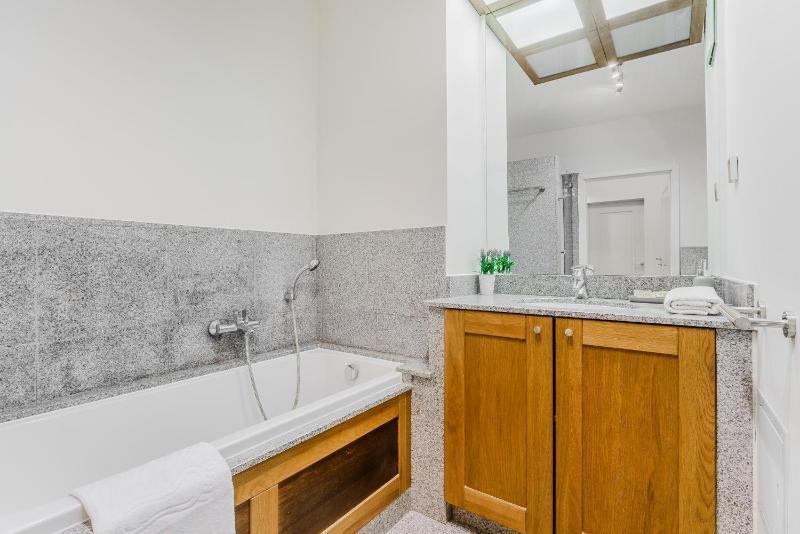 Apartment image 4
