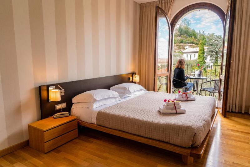 Superior Double Room image 3