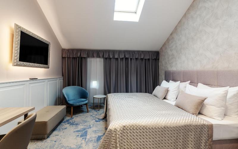 Deluxe Double Room image 4