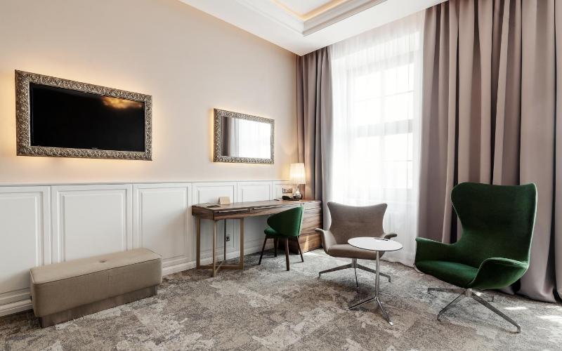 Executive Double Room image 4