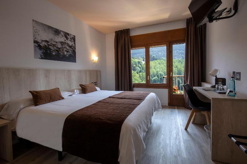 Superior Double Room image 3