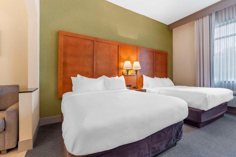 1 Bedroom Suite with 2 Queen Beds - Non-Smoking image 4