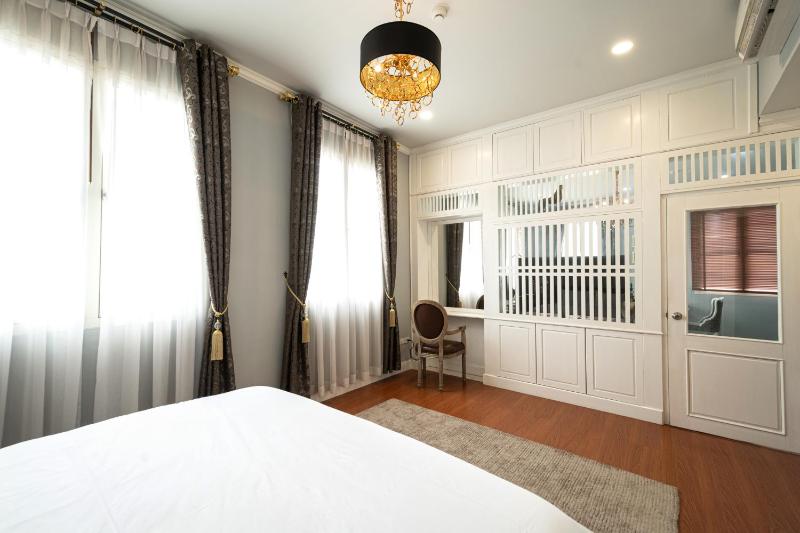 Niraxay Apartment - image 6
