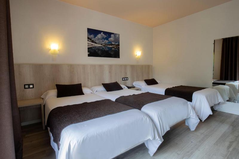 Triple Room image 4