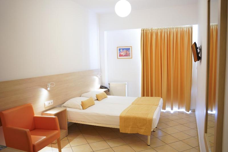 Double Room with Sea View image 2